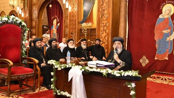 في اجتماع الأربعاء.. قداسة البابا يقدم التعزية في فتيات المنوفية