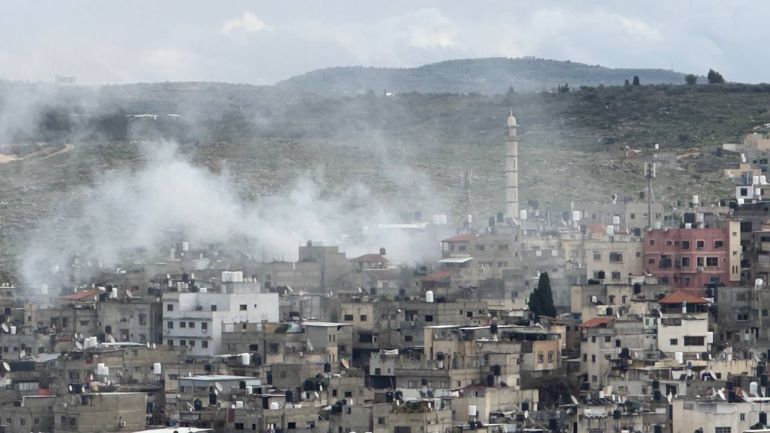 فاطمة محمود الجزيرة نت طولكرم فلسطين _ دخان يتصاعد جراء نسف منازل في مخيم طولكرم شمال الضفة
