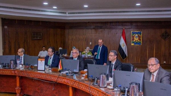 مجلس جامعة طنطا يناقش آليات دعم المبادرة الرئاسية مجلس جامعة طنطا يناقش آليات دعم المبادرة الرئاسية
