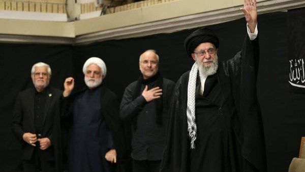 المرشد الإيراني يظهر لأول مرة منذ المواجهة مع إسرائيل المرشد الإيراني يظهر لأول مرة منذ المواجهة مع إسرائيل