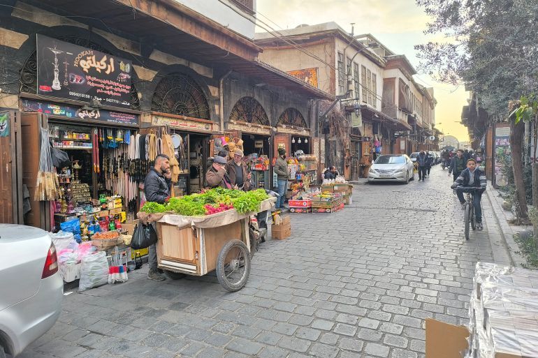 بسطة خضر في شارع الأمين_أرشيف المراسل_ الجزيرة نت