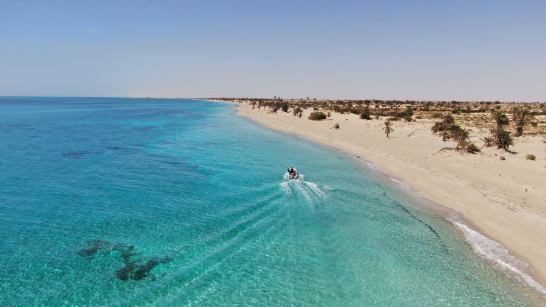 _شط البدين الواقع على بعد 100 كم غرب مدينة بنغازي (2)