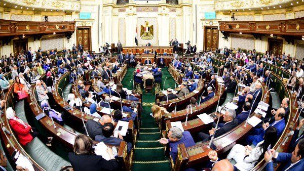اليوم.. النواب يستكمل مناقشة قانون المهن الطبية اليوم.. النواب يستكمل مناقشة قانون المهن الطبية