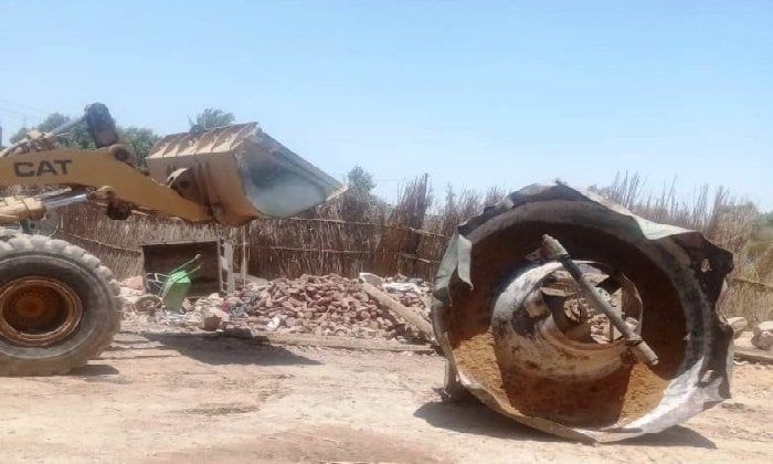 أسوان تبدأ في رفع كفاءة 25 كم بالطريق الصحراوي لضمان سلامة المواطنين أسوان تبدأ في رفع كفاءة 25 كم بالطريق الصحراوي لضمان سلامة المواطنين