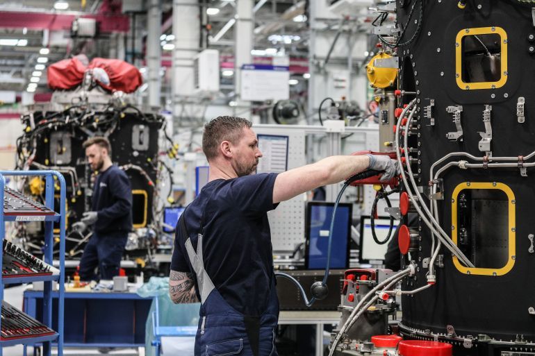 Labour Minister Heil Visits Rolls-Royce Jet Engine Factory