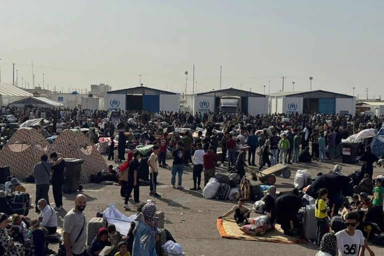 مهاجرون أفغان يعتزمون العبور إلى بلادهم مع انتها المهلة الإيرانية للمغادرة الطوعية (الصحافة الإيرانية)
