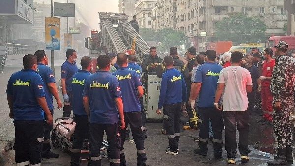 حريق سنترال رمسيس.. إغلاق كوبري 6 أكتوبر باتجاه مدينة نصر حريق سنترال رمسيس.. إغلاق كوبري 6 أكتوبر باتجاه مدينة نصر