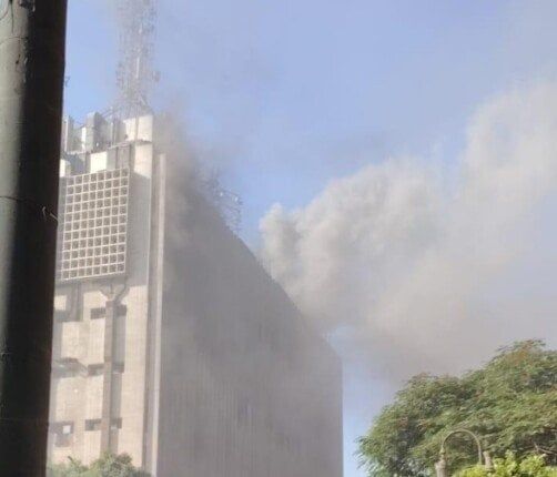 المصرية للاتصالات: جاري السيطرة على حريق سنترال رمسيس بمعاونة رجال الدفاع المدني المصرية للاتصالات: جاري السيطرة على حريق سنترال رمسيس بمعاونة رجال الدفاع المدني