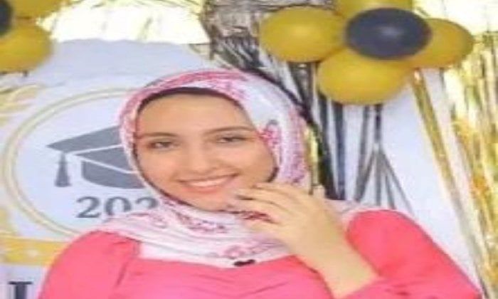 الفرحة لم تكتمل.. مصرع طالبة مشتول السوق بعد تكريمها بأيام في جامعة الزقازيق الفرحة لم تكتمل.. مصرع طالبة مشتول السوق بعد تكريمها بأيام في جامعة الزقازيق