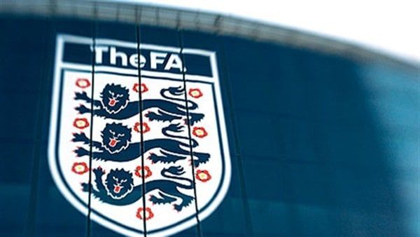 الاتحاد الإنجليزي يدين سلوكيات لاعبي برمنجهام وإيبسويتش تاون الاتحاد الإنجليزي يدين سلوكيات لاعبي برمنجهام وإيبسويتش تاون