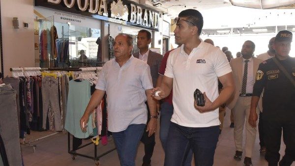 محافظ بورسعيد: إزالة الإشغالات والتعديات بسوق الملابس المستعملة محافظ بورسعيد: إزالة الإشغالات والتعديات بسوق الملابس المستعملة