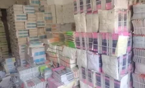 ضبط مدير مخزن «بدون ترخيص» بحوزته كتب دراسية في القاهرة