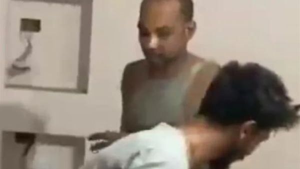 القبض على التيك توكر علاء الساحر بتهمة احتجاز شاب والاعتداء عليه