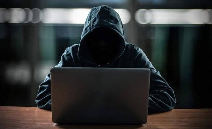 «معاك خدمة العملاء يا فندم».. حيلة «مستريح المنيا» لاستقطاب ضحاياه