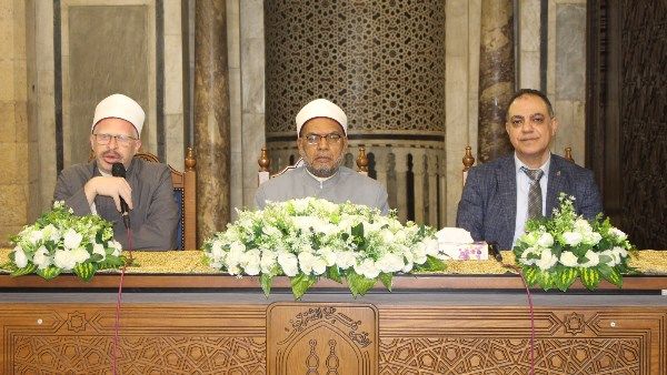 ملتقى التفسير بالجامع الأزهر: أعداء الأمة يعملون على تشتيت عقول شبابنا وإلهائهم