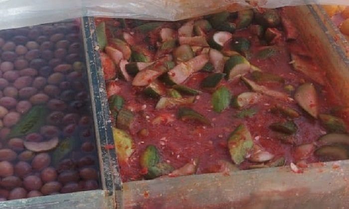 ضبط 12 طن مخللات مجهولة المصدر في المحمودية بالبحيرة ضبط 12 طن مخللات مجهولة المصدر في المحمودية بالبحيرة