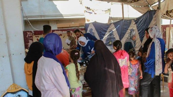 قافلة طبية بقرية منشأة رضوان تخدم 180 حالة مرضية بالشرقية .. صور