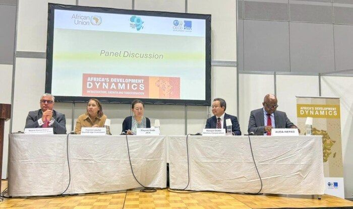 رئيس اقتصادية قناة السويس متحدثًا بحلقة نقاشية عقدتها OECD بمشاركة الاتحاد الإفريقي