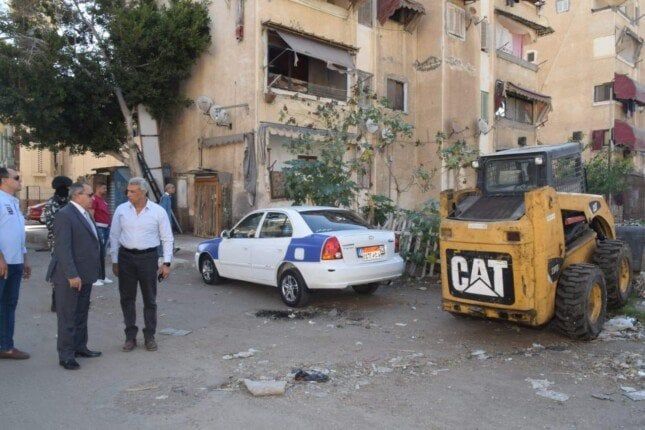 محافظ بورسعيد يتفقد أعمال تطوير منظومة الصرف الصحي بمساكن عمر بن عبد العزيز