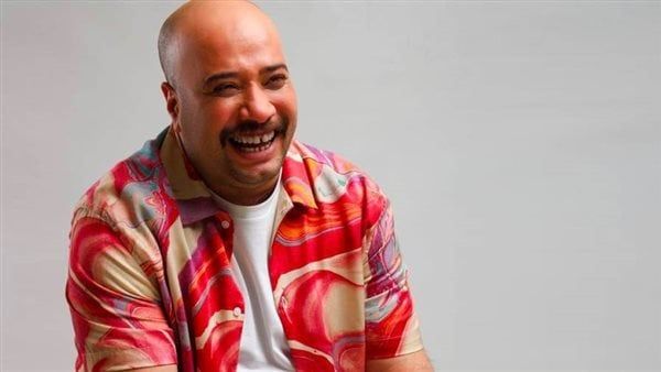 بـ تيشيرت أحمر.. حاتم صلاح يروج لمسلسل «ابن النادي» بـ تيشيرت أحمر.. حاتم صلاح يروج لمسلسل «ابن النادي»