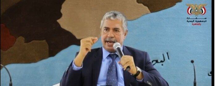 سفير اليمن بالقاهرة يشدد على أهمية استغلال الفرصة المتبقية للالتحاق بالمدارس المصرية سفير اليمن بالقاهرة يشدد على أهمية استغلال الفرصة المتبقية للالتحاق بالمدارس المصرية