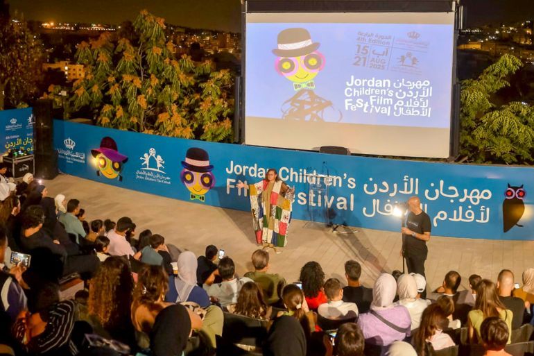 يمتد المهرجان لسبعة أيام من العروض والورش المختلفة - الجزيرة نت
