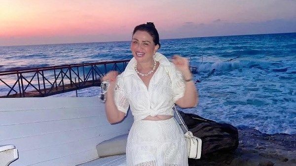 إلهام شاهين تبهر متابعيها برشاقتها في الساحل الشمالي.. صور إلهام شاهين تبهر متابعيها برشاقتها في الساحل الشمالي.. صور