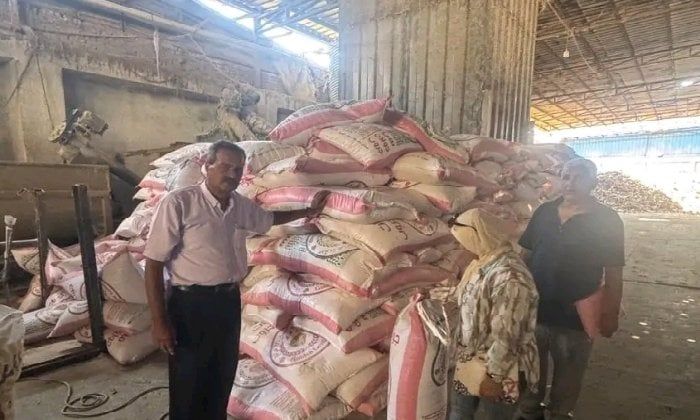 ضبط مصنع أعلاف حيوانية ملوثة ومجهولة المصدر بالشرقية ضبط مصنع أعلاف حيوانية ملوثة ومجهولة المصدر بالشرقية