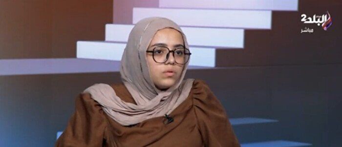 كانت حافظة للقرآن.. «الطالبة عائشة» تكشف مفاجآت عن صديقتها التي تلاعبت بتنسيقها في الثانوية العامة كانت حافظة للقرآن.. «الطالبة عائشة» تكشف مفاجآت عن صديقتها التي تلاعبت بتنسيقها في الثانوية العامة