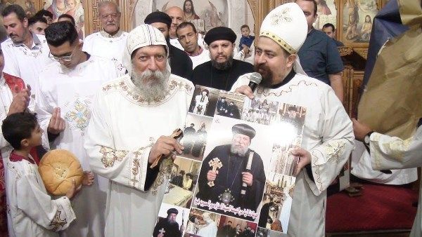 رسامة شمامسة جدد لكنيسة العذراء بالمحمودية على يد الأنبا إيلاريون رسامة شمامسة جدد لكنيسة العذراء بالمحمودية على يد الأنبا إيلاريون