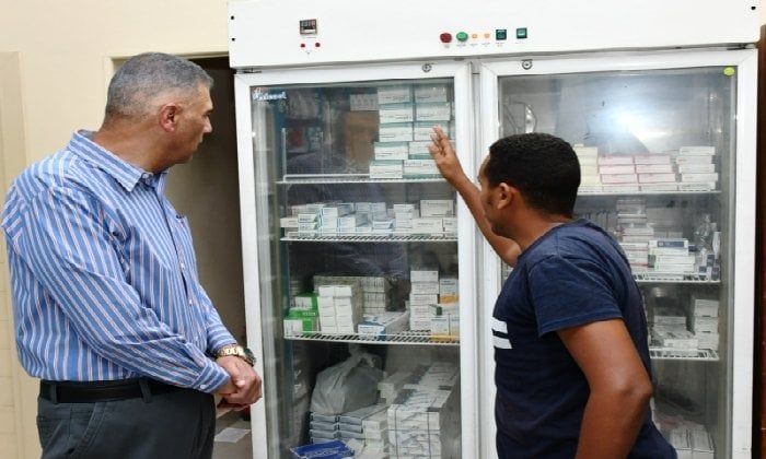 محافظ أسوان يتفقد صيدلية الإسعاف ومستشفى المسلة لمتابعة الخدمات الصحية ومنظومة التأمين الشامل محافظ أسوان يتفقد صيدلية الإسعاف ومستشفى المسلة لمتابعة الخدمات الصحية ومنظومة التأمين الشامل