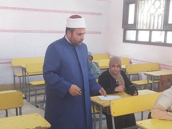 رئيس منطقة بورسعيد الأزهرية يتابع أعمال امتحانات الدور الثاني للشهادة الثانوية رئيس منطقة بورسعيد الأزهرية يتابع أعمال امتحانات الدور الثاني للشهادة الثانوية