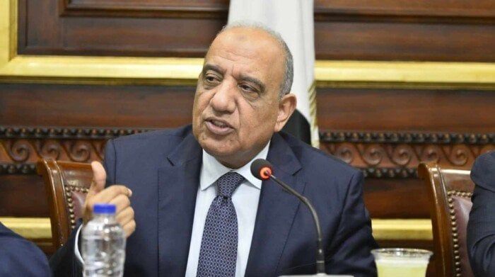 وزير الكهرباء ينجو من حادث مروري بطريق الإسكندرية الصحراوي وزير الكهرباء ينجو من حادث مروري بطريق الإسكندرية الصحراوي