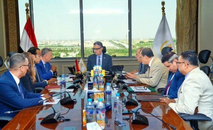 «وزير التموين» يتابع تطوير وتحديث خطوط إنتاج مصانع شركة السكر «وزير التموين» يتابع تطوير وتحديث خطوط إنتاج مصانع شركة السكر