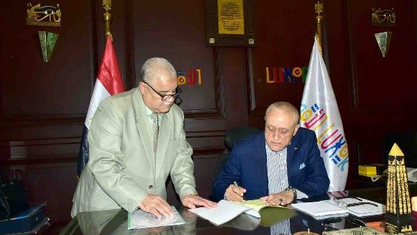 محافظ الأقصر يعتمد تنسيق المرحلة الثالثة للقبول بالثانوية العامة محافظ الأقصر يعتمد تنسيق المرحلة الثالثة للقبول بالثانوية العامة