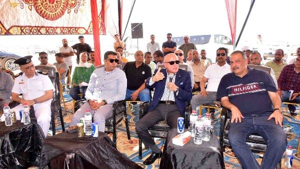 محافظ الأقصر يتفقد الغابة الشجرية الجديدة بالقرنة.. صور محافظ الأقصر يتفقد الغابة الشجرية الجديدة بالقرنة.. صور