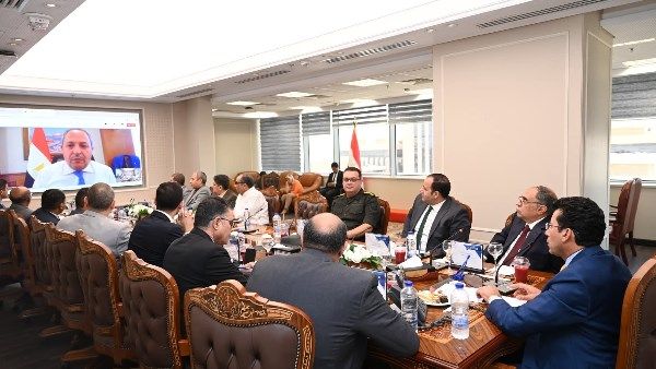 وزير الرياضة ومحافظ بورسعيد يتابعان معدلات تنفيذ إستاد المصري وزير الرياضة ومحافظ بورسعيد يتابعان معدلات تنفيذ إستاد المصري