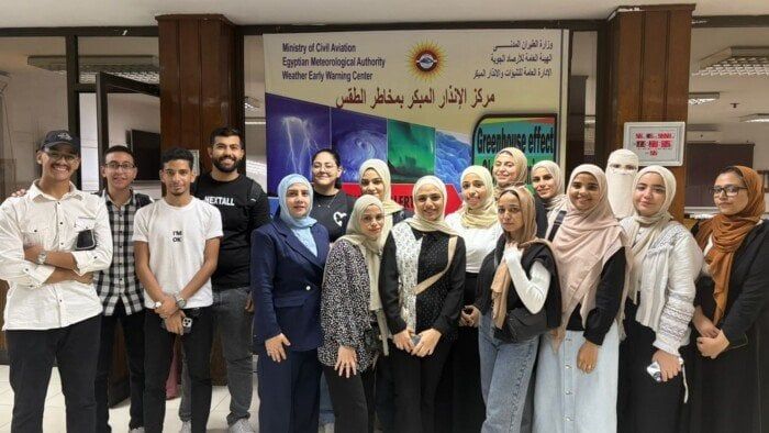 في زيارة ميدانية للأرصاد الجوية.. طلاب تكنولوجيا التعليم بجامعة حلوان يستكشفون أسرار الطقس
