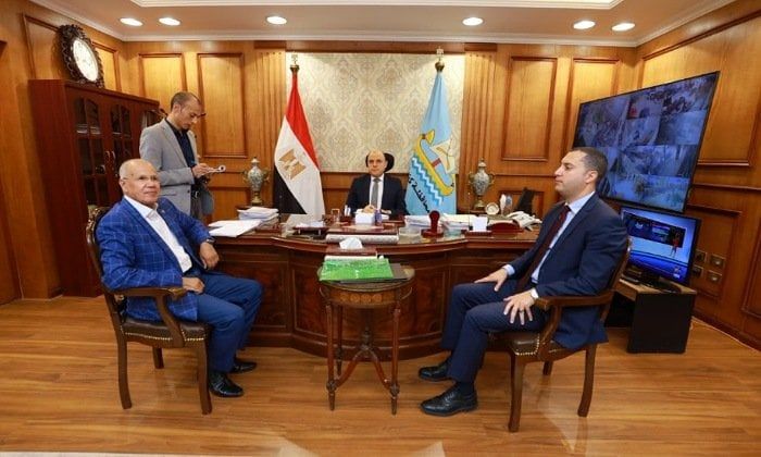 محافظ كفر الشيخ يبحث مع نواب البرلمان حلول مشكلات الدوائر واحتياجات المواطنين محافظ كفر الشيخ يبحث مع نواب البرلمان حلول مشكلات الدوائر واحتياجات المواطنين