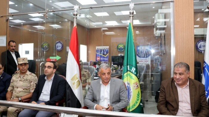 محافظ الإسماعيلية يتابع سير انتخابات الشيوخ خلال الفترة المسائية محافظ الإسماعيلية يتابع سير انتخابات الشيوخ خلال الفترة المسائية