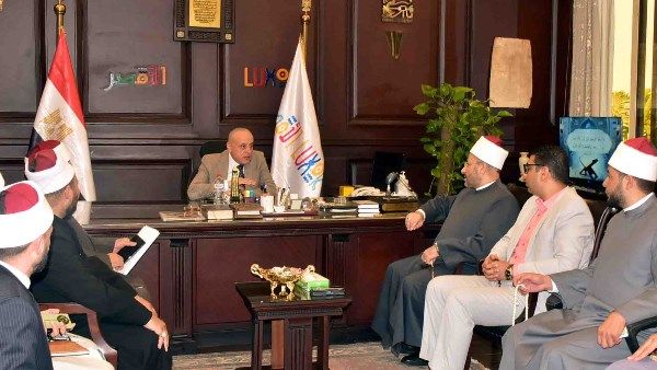الأقصر تستقبل قافلة الوعظ بالأزهر الشريف الأقصر تستقبل قافلة الوعظ بالأزهر الشريف