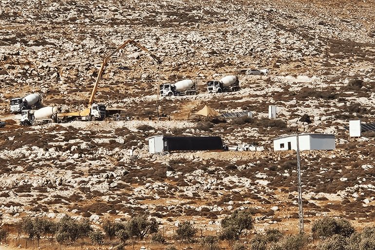 البؤرة الاستيطانية الجديدة غرب بيت دجن- الصورة مرسلة من الناشط محمد رضوان للجزيرة - الجزيرة نت