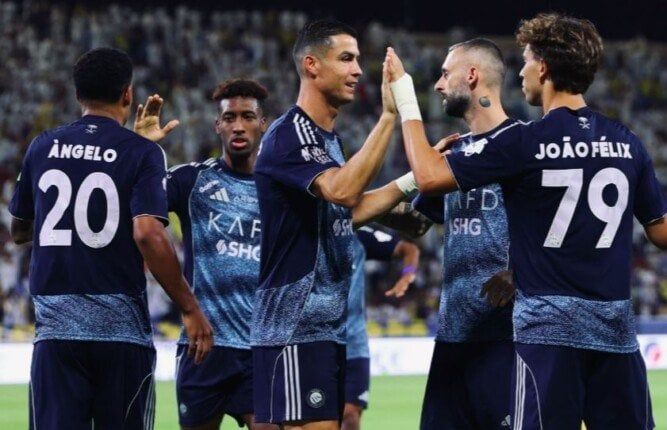 النصر يدشن رحلته في الدوري السعودي بفوز كبير على التعاون النصر يدشن رحلته في الدوري السعودي بفوز كبير على التعاون