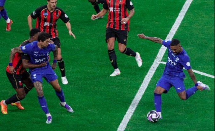 الهلال يفتتح مشواره في الدوري السعودي بالفوز على الرياض الهلال يفتتح مشواره في الدوري السعودي بالفوز على الرياض