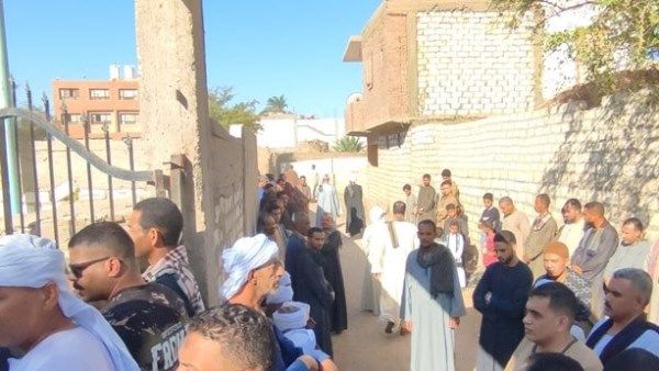 جنازة مهيبة لـ جنازة مهيبة لـ
