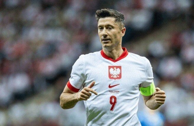 ليفاندوفسكي يعود مجددا لقائمة منتخب بولندا استعدادًا لتصفيات المونديال ليفاندوفسكي يعود مجددا لقائمة منتخب بولندا استعدادًا لتصفيات المونديال