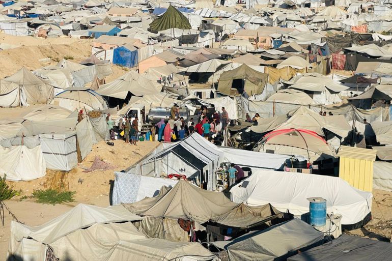النزوح شمالا قبلة الفارين من الموت في غزة