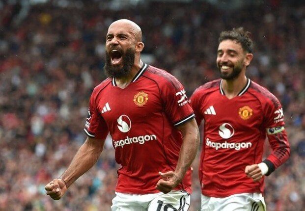 مانشستر يونايتد يحقق فوزًا دراميًا على بيرنلي في الدوري الإنجليزي مانشستر يونايتد يحقق فوزًا دراميًا على بيرنلي في الدوري الإنجليزي