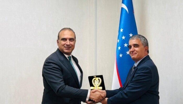 وزير الموارد المائية الأوزبكي يشيد بخبرة مصر الواسعة في مجالات الري وإدارة المياه والزراعة وزير الموارد المائية الأوزبكي يشيد بخبرة مصر الواسعة في مجالات الري وإدارة المياه والزراعة