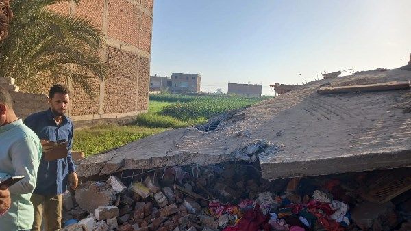 كوم تراب.. التفاصيل الكاملة لانهيار منزل في أسيوط ومصرع شخصين وإصابة 5 كوم تراب.. التفاصيل الكاملة لانهيار منزل في أسيوط ومصرع شخصين وإصابة 5